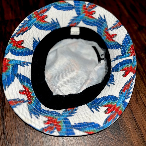 Bucket hat - Picture 2 of 2